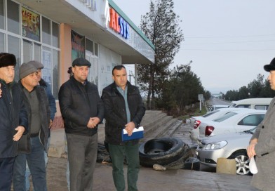 Tuman hokimining fermerlar bilan uchrashuvi bo‘lib o‘tdi  Bugun, 1 fevral kuni tuman hokimi Abduqodir Donayev, tuman hokimi o‘rinbosari S.Qurbonov bilan birgalikda tumanda qishloq xo‘jaligi bo‘yicha faoliyat olib borayotgan mas’ullar va fermer xo‘jaliklari rahbarlari bilan uchrashuv o‘tkazdi.