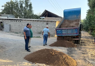 Ichki ko‘chalarda toshlash ishlari оlib borilmoqda